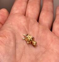 Trikolor 14K arany teknős medál