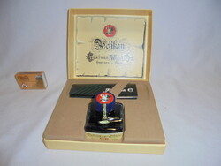 Pelikán nosztalgia töltőtoll tinta díszdobozban - 4001 királykék