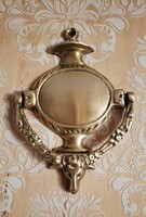 Gyönyörű tömör réz virágfüzérrel és kos fejjel díszített kopogtató