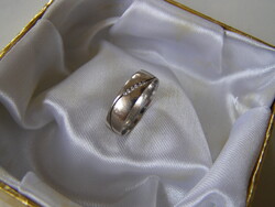 NŐI ARANY KARIKAGYŰRŰ,  fehérarany, pici gyémántokkal