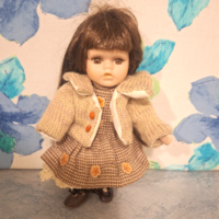 Vintage porcelán baba, eredeti dobozában, fésülhetős, gyűjtői