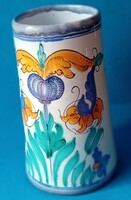 Habán stílusú kerámia kupa, korsó