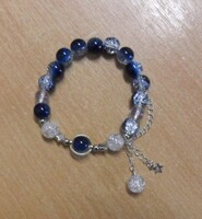 Új. Kék - ezüst fehér "repesztett" üveggyöngy karkötő.