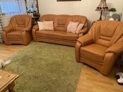 Eredeti bőr garnitúra, kinyitható kanapé és két fotel