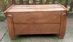 Ácsolt láda, szuszék