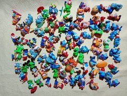 Kinder figura 015 - Régi retro FESTETT kinderfigura és alkatrész 60dkg egyben