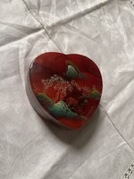 Nagyonszép szív alakú Kinai kézzel festett  lakk fa doboz, ékszertartó