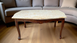 Neobarokk dohányzóasztal márvány lappal