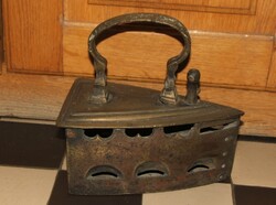 ANTIK RÉZ VASALÓ - NAGYON RÉGI FASZENES SÁRGARÉZ VASALÓ