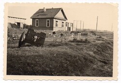 II. világháborús katona témájú eredeti fotó, német katona sírok, oroszföldön?