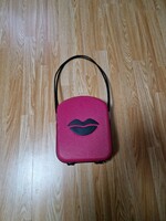 KEMÉNY HÉJÚ BŐRÖN STÍLUSÚ KÉZITÁSKA, RÓZSASZÍN