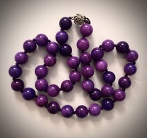 Természetes Sugilit ásványokból nyakék