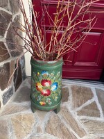 Kézzel festett régi díszes fa vajköpülő