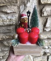 Kutyás adventi asztaldísz fa ládában