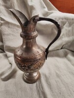 Antik ón kalapált kancsó