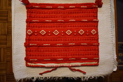 38x44 cm.-es, gyönyörű, piros mintás székely díszpárna huzat eladó.