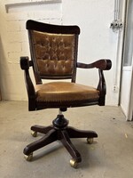 CHESTERFIELD KAPITÁNYI IRODAI SZÉK