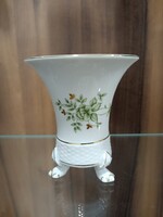 Hollóházi porcelán váza – “Erika” mintás, oroszlán talpas – 16 cm