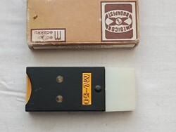 Gomb akkumulátor töltő ML-50 MEDICOR MEDAKKU BP B-50 elemekhez eredeti dobozban retro