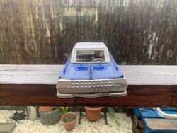 Oldsmobile lemezautó játék.