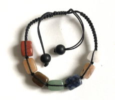 Állítható méretű, fonott karkötő a hét Csakra köveivel