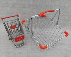 2-db szép állapotú kis méretű fém bevásárló kosár és kis mini kerekes kocsi egyben eladóak