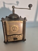 Régi sárgaréz kávédaráló