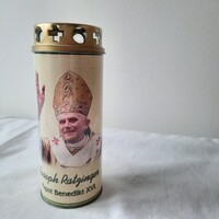 Mécses XVI. Benedek pápa képével