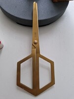 Design DOIY márkájú olló, elegáns aranyszínű, mérete 20cm