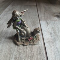Pompás régi ólom szobor: csigán lovagló tündér (7,2x6,3x4,7 cm)
