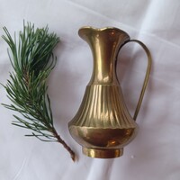 Réz kancsó- magasság: 10,5 cm.