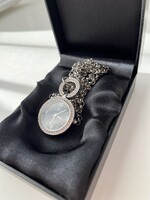 DoroChron női ékszeróra kvarc szerkezettel, csillogó kövekkel