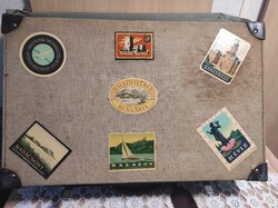 Régi Bőrönd gyönyörű matricákkal