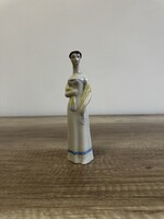 Nő Stólával. Veres Miklós Drasche porcelán