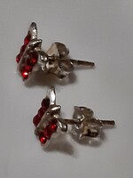 Sterling Silver beszúrós szép pillango formáju piros kövekkel, kis füli!