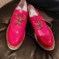 VAGÁNY PIROS ÚJ BŐR CIPŐ 42