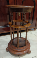 Esernyő- és botállvány, klasszikus, igényes kivitelben.