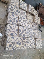 Különleges ritka antik tulipános mozaiklap régi cementlap bontott népi àrokap