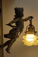 Antik puttó, gyermek szobros alakos falilámpa falikar rózsa búrával