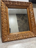 Vintage faragott fa tükör Méret: 32 × 36 cm