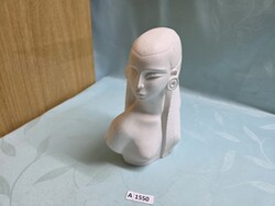 A1550 Világhy kerámia Egyiptomi nő 21 cm