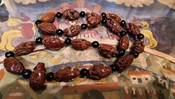 Faragott kínai olívamag nyaklánc Hediao Mala (Hédiào 核雕)