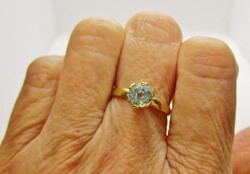 Gyönyörű arany gyűrű világoskék valódi topáz kővel