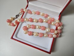 Igazgyöngysor rodokrozit gyöngyökkel, antik ezüst kapoccsal