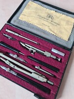 Original Richter szép állapotú körzőkészlet a 70-es évekből