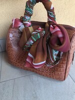 River krokodilbőr táska eladó!