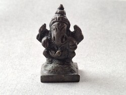 Régi mini Ganesa, Ganesha bronz vagy réz szobor, figura, 4,6 cm