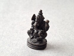 Régi mini Ganesa, Ganesha bronz vagy réz szobor, figura, 2,8 cm
