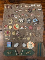 Kitüntetések jelvények egyben