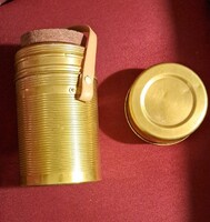 Retro aranyszínű fémből készült termosz – parafadugóval, krómozott belsővel